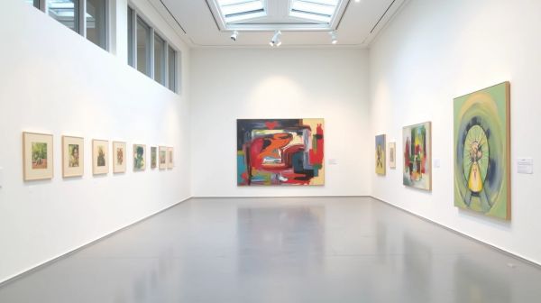 Explorer l'art coloré à la galerie Alessio Cacciatore